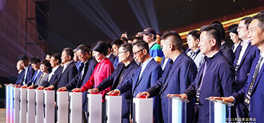 2021年度家裝兩會盛裝召開丨銘品裝飾董事長做專題演講，解讀設(shè)計化和部品趨勢！