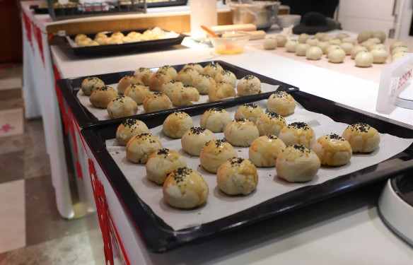 銘品月餅制作現(xiàn)場(chǎng)