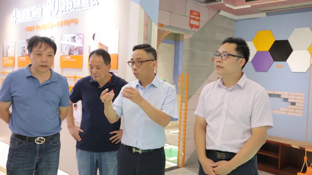 實地走訪銘品展廳，調(diào)研企業(yè)