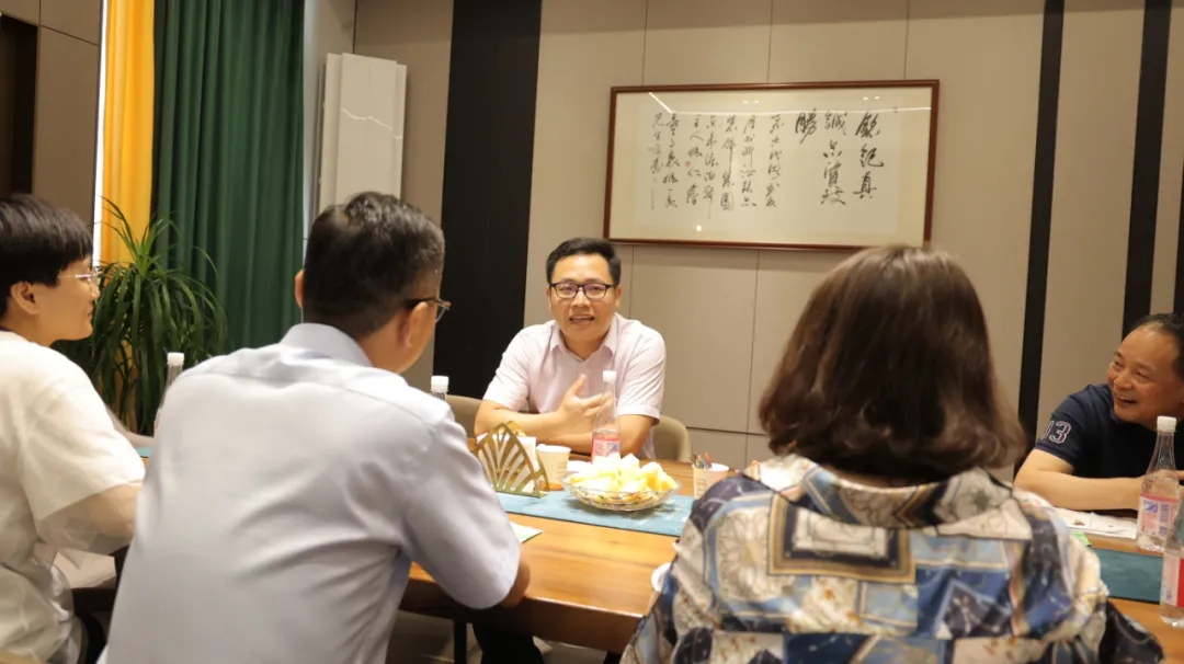就企業(yè)文化、員工福利展開交流指導(dǎo)工作