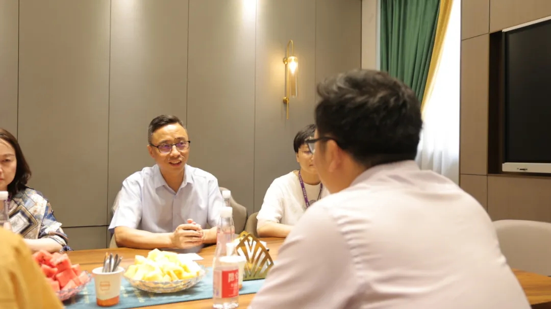 就企業(yè)文化、員工福利展開交流指導(dǎo)工作