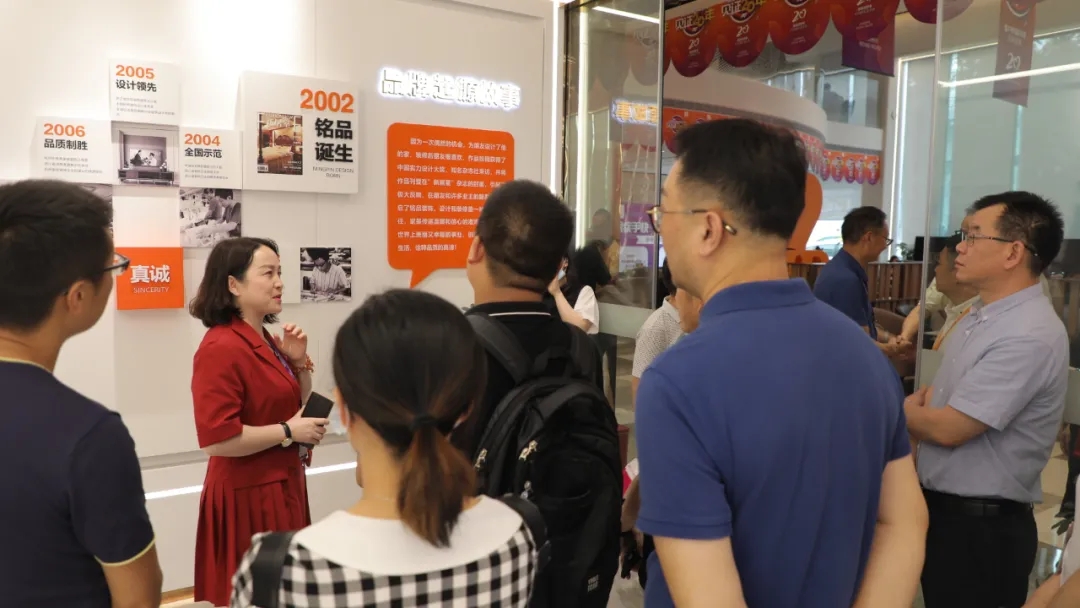 銘品裝飾管理中心總經(jīng)理介紹企業(yè)展廳 銘品裝飾管理中心總經(jīng)理介紹企業(yè)展廳