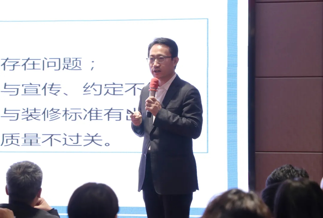 浙江省消保委秘書(shū)長(zhǎng)崔礪金先生蒞臨銘品裝飾