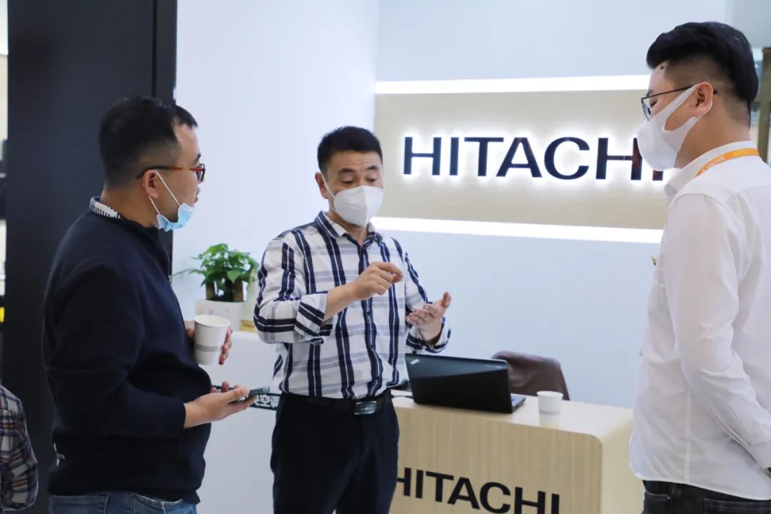 開業(yè)當天 業(yè)主齊聚銘品裝飾 實地體驗澎湃星城服務