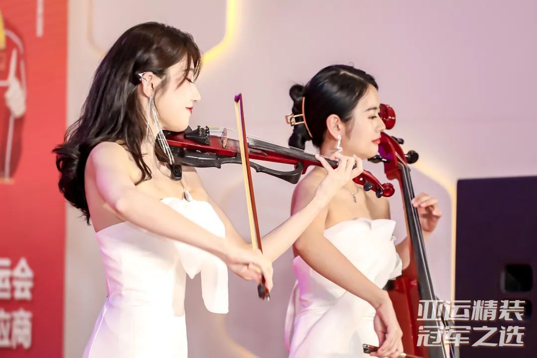 舞姿優(yōu)雅  象征藝術美學