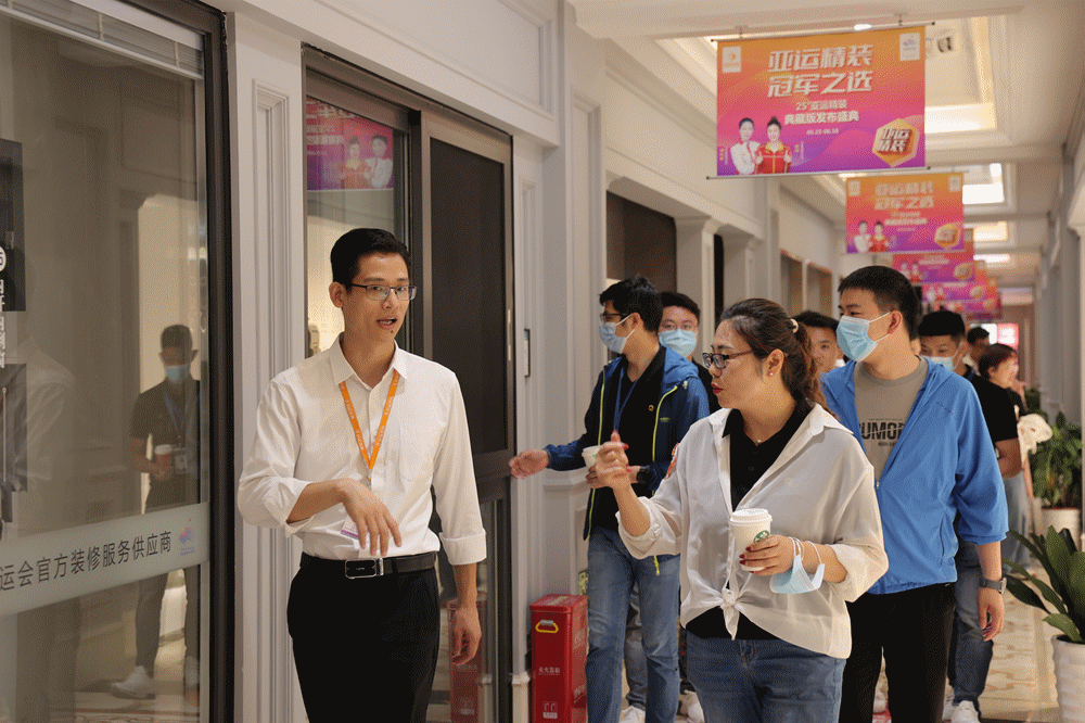 熱烈歡迎我愛我家千店店長蒞臨銘品裝飾指導(dǎo)！